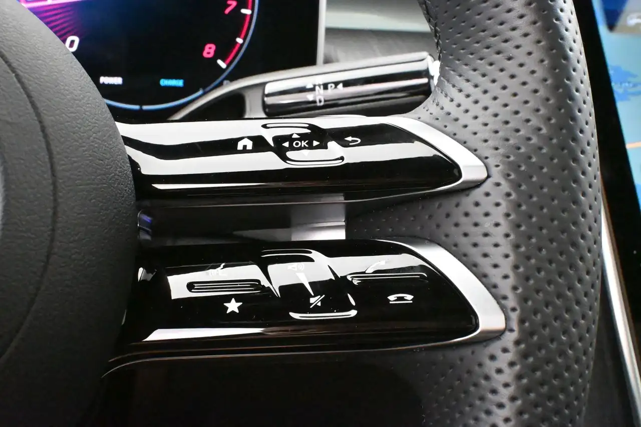Mercedes-Benz GLC - Image 19