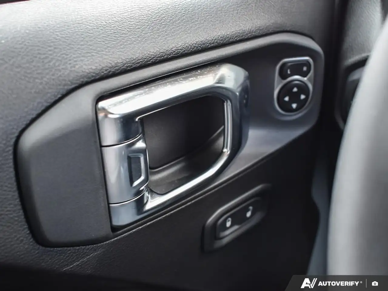 Jeep Wrangler - Image 17