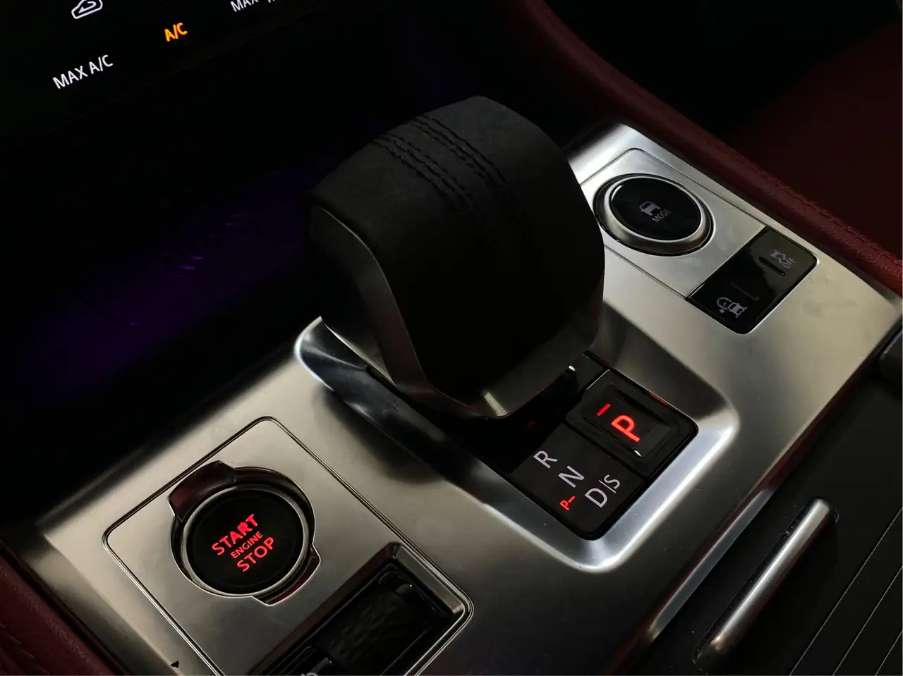 Jaguar F-Pace - Image 37