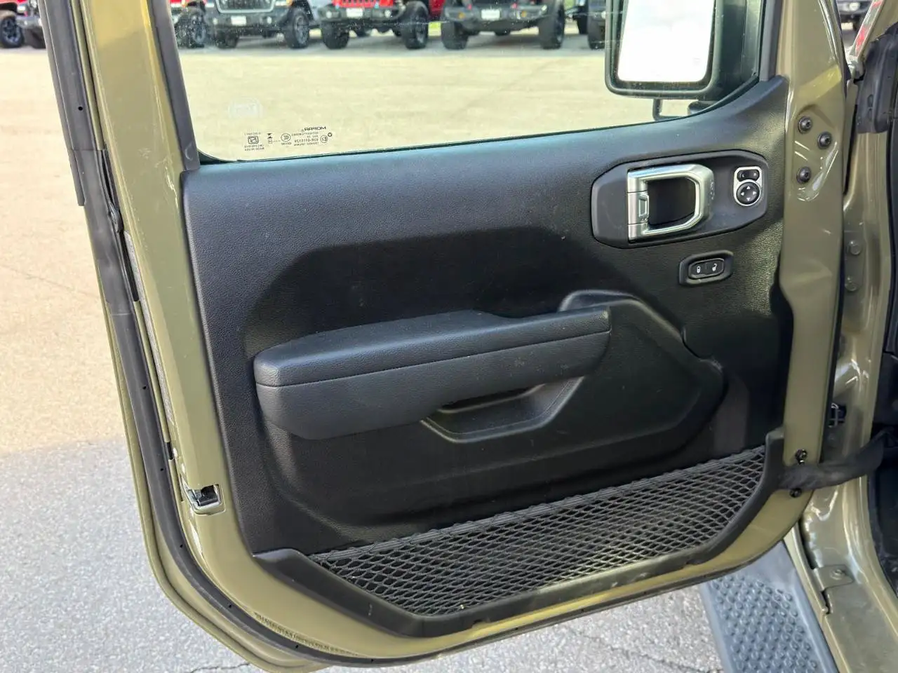 Jeep Wrangler - Image 9