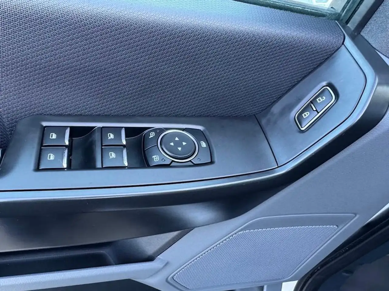 Ford F-150 - Image 13