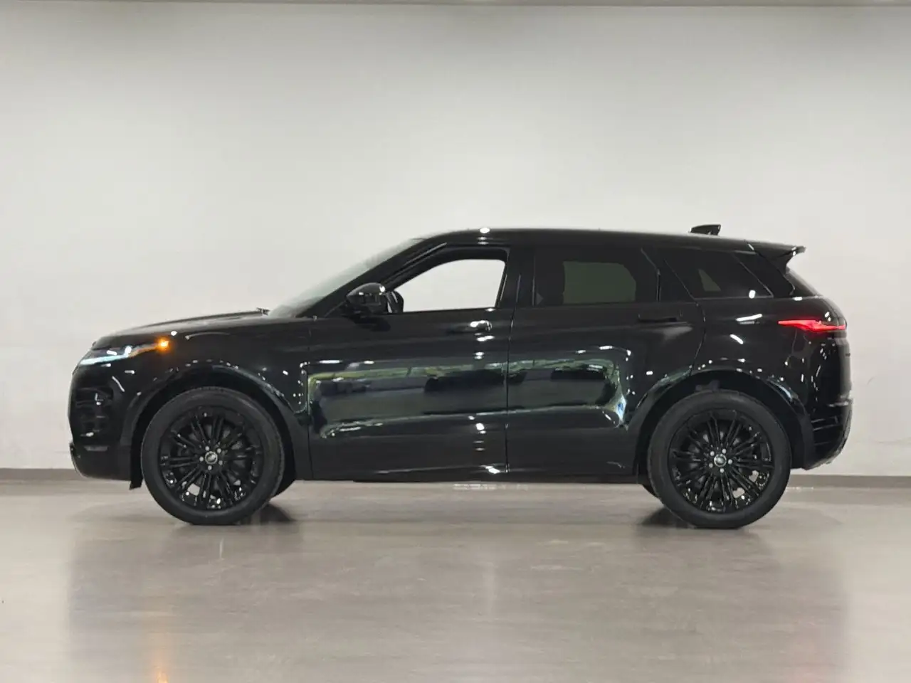 Land Rover Range Rover Evoque - Image 10