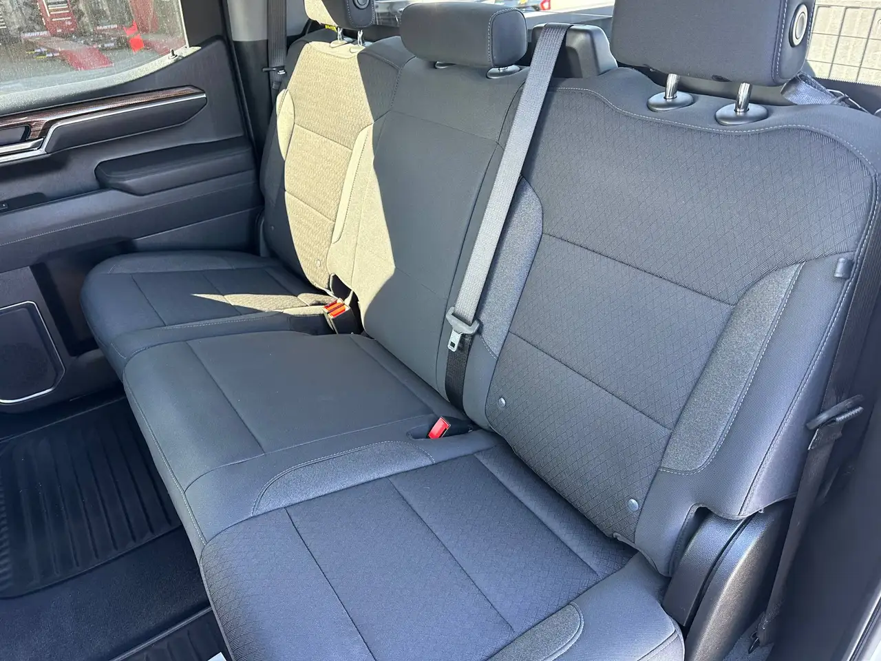Chevrolet Silverado 1500 - Image 12