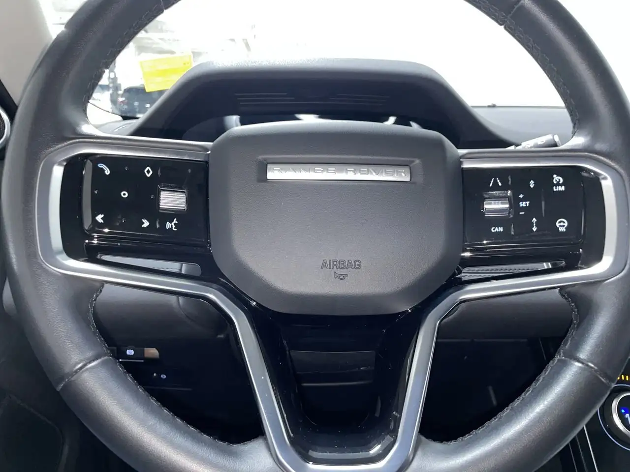 Land Rover Range Rover Evoque - Image 22