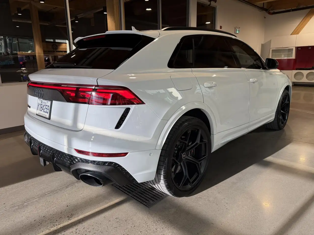 Audi RS Q8 - Image 4