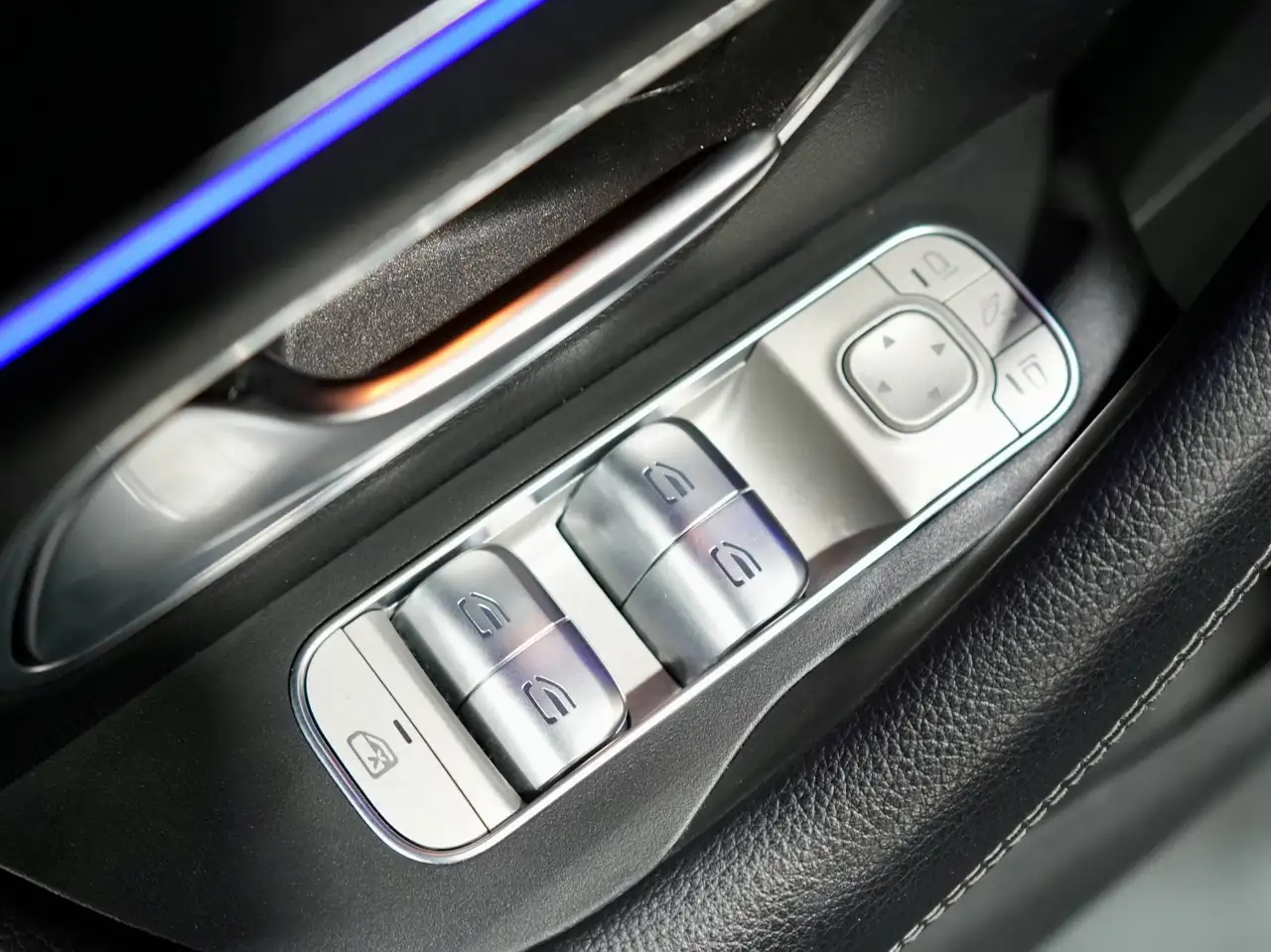Mercedes-Benz GLE - Image 30