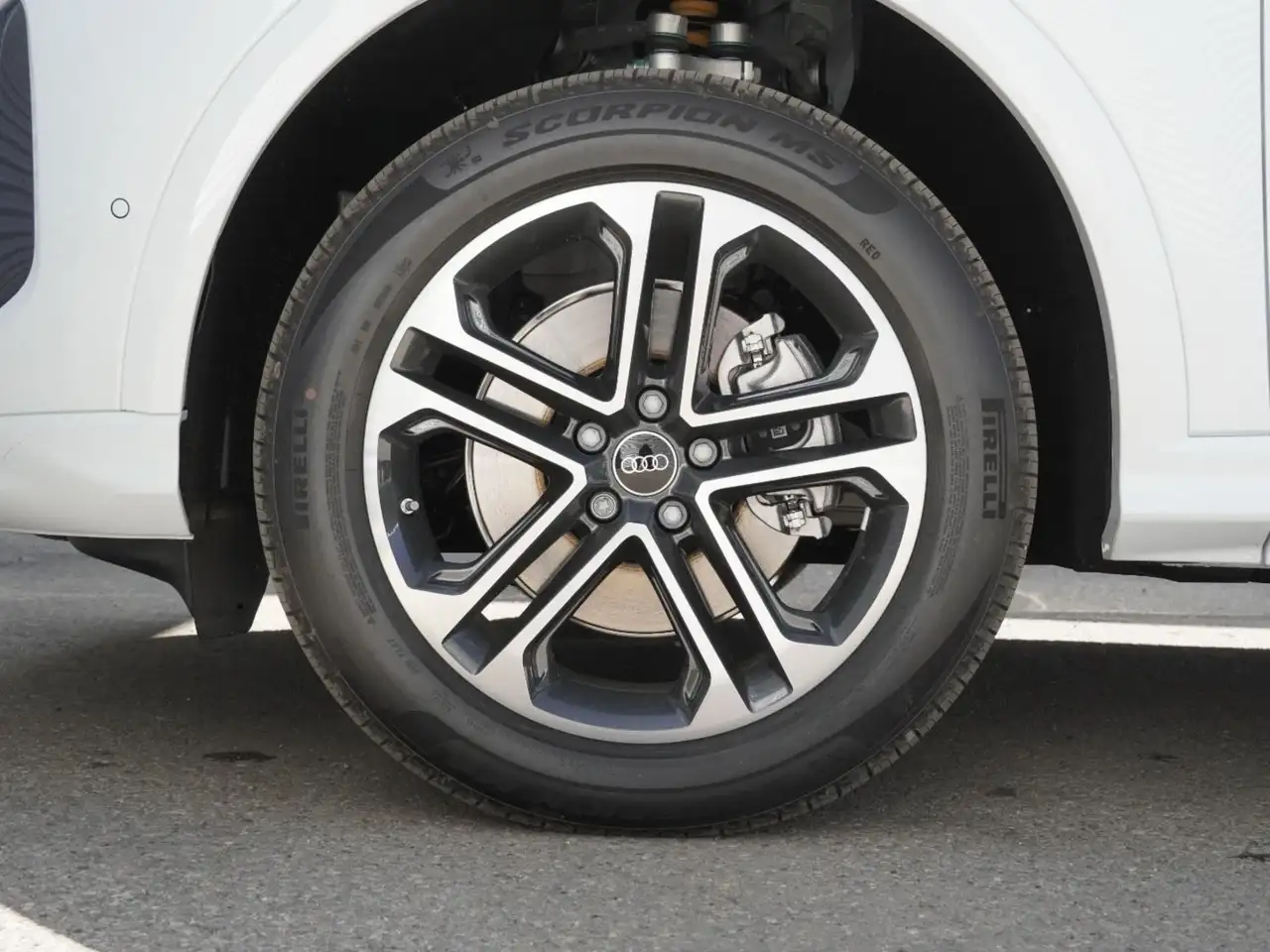 Audi Q5 - Image 10