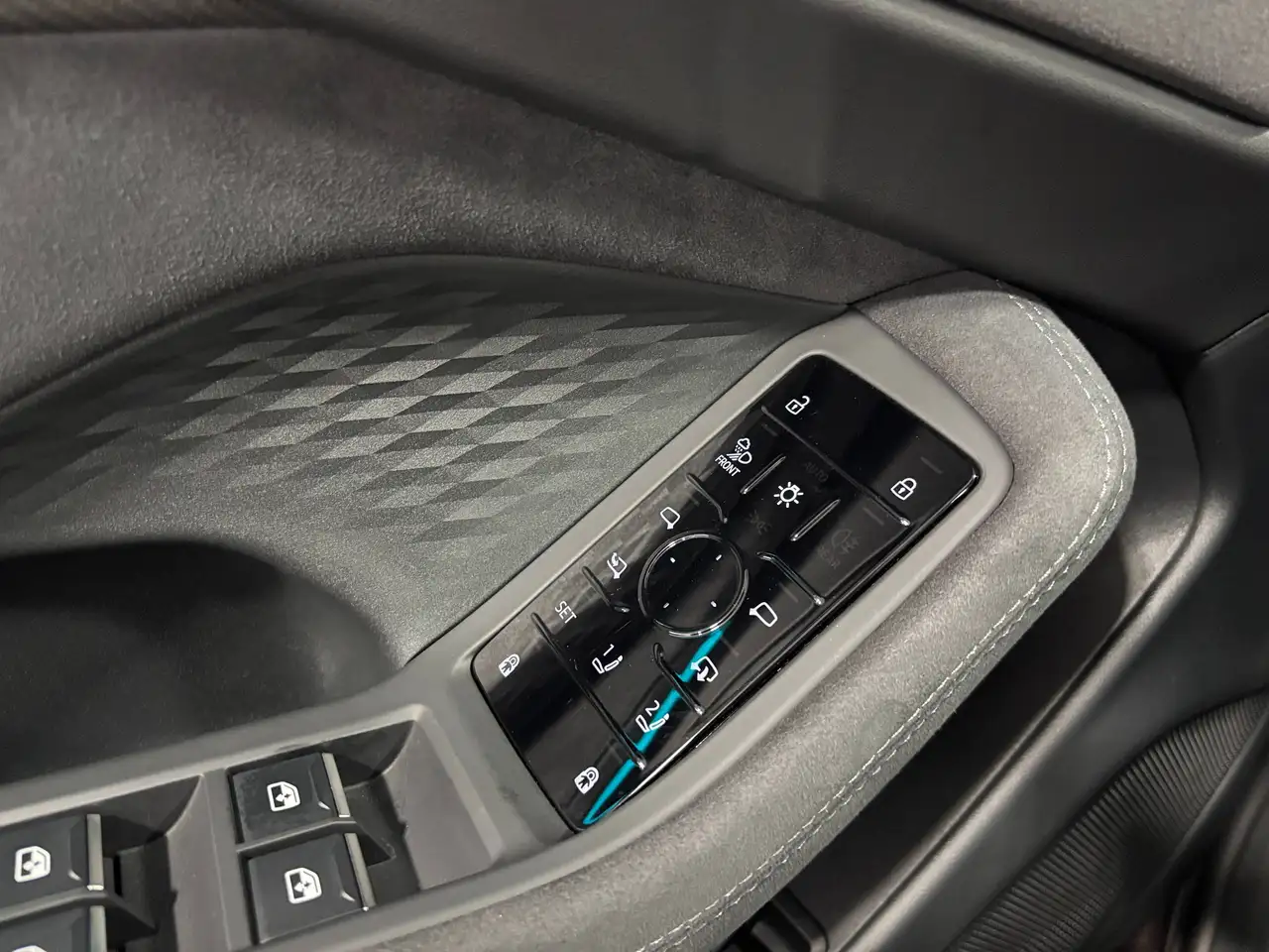 Audi A6 - Image 26