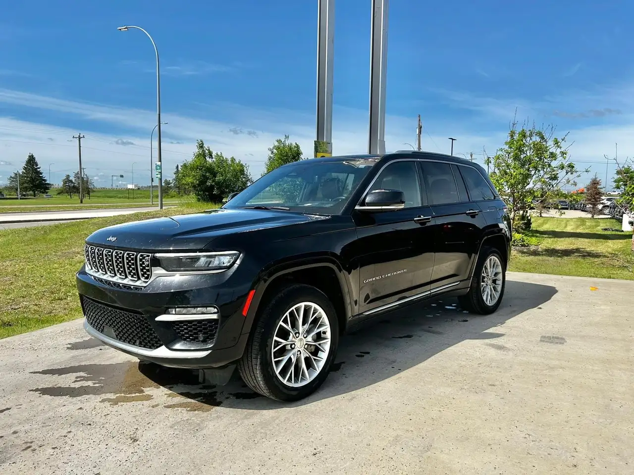 Jeep Grand Cherokee - Image 1