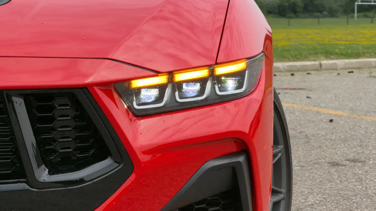 Ford Mustang - Image 9