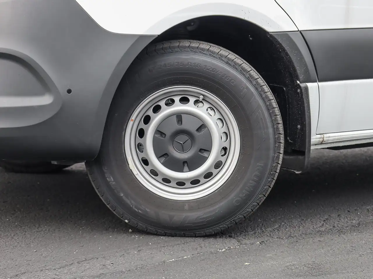 Mercedes-Benz eSprinter - Image 9