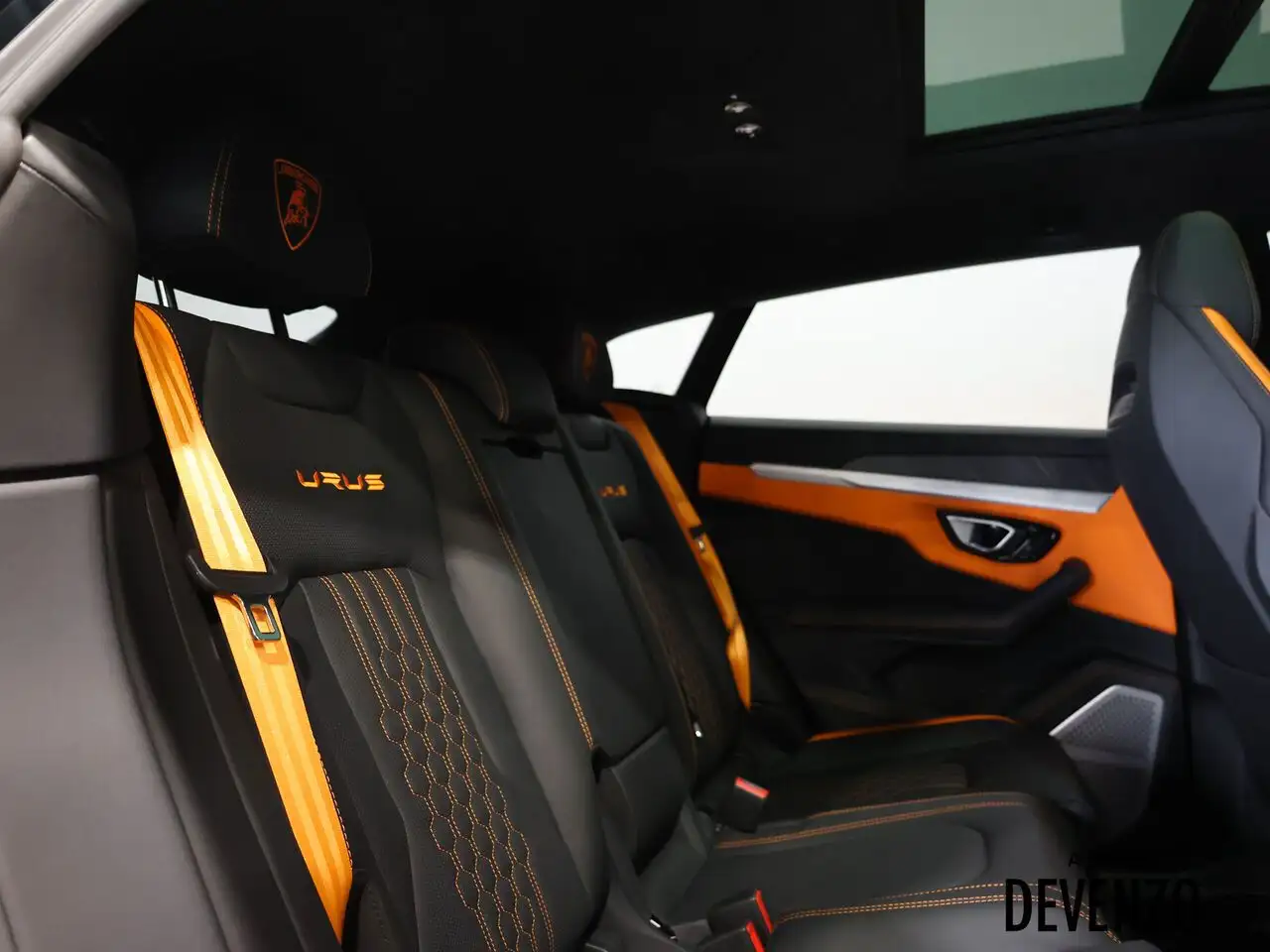 Lamborghini Urus - Image 10