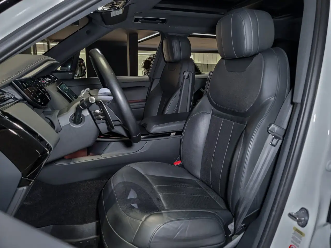 Land Rover Range Rover Sport - Image 10