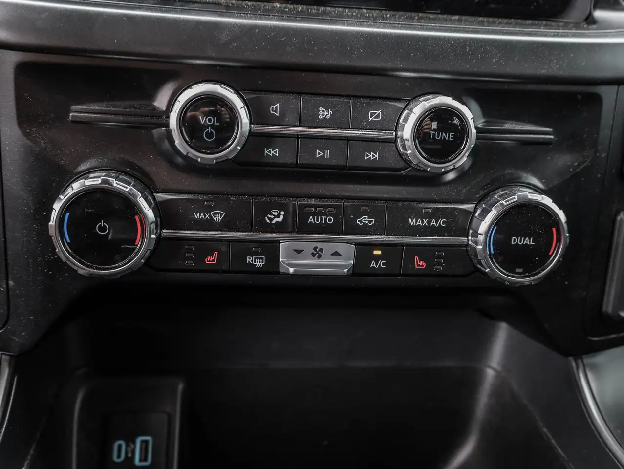 Ford F-150 - Image 18