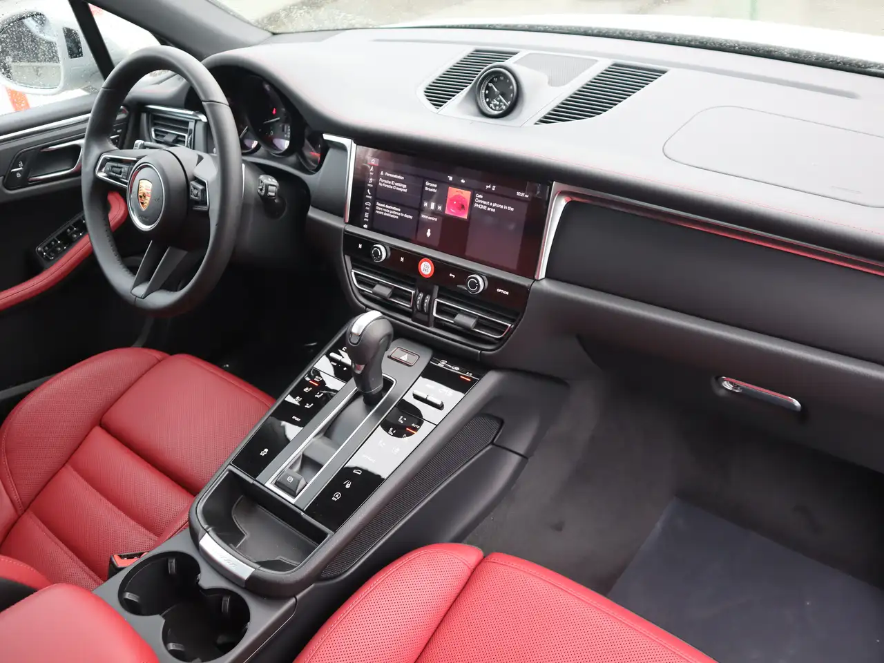Porsche Macan - Image 22