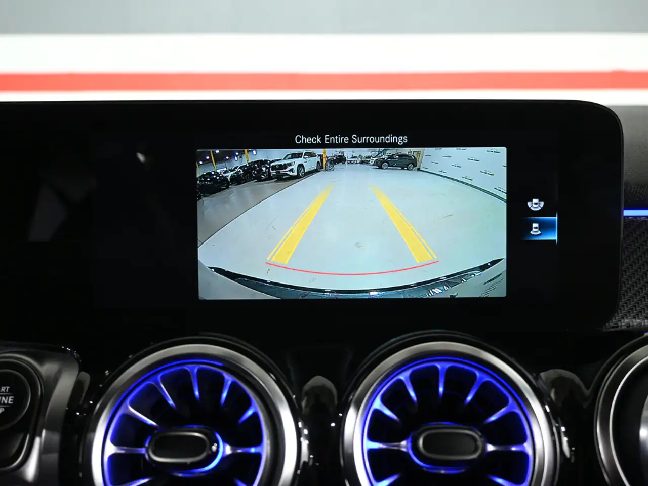 Mercedes-Benz GLB - Image 19