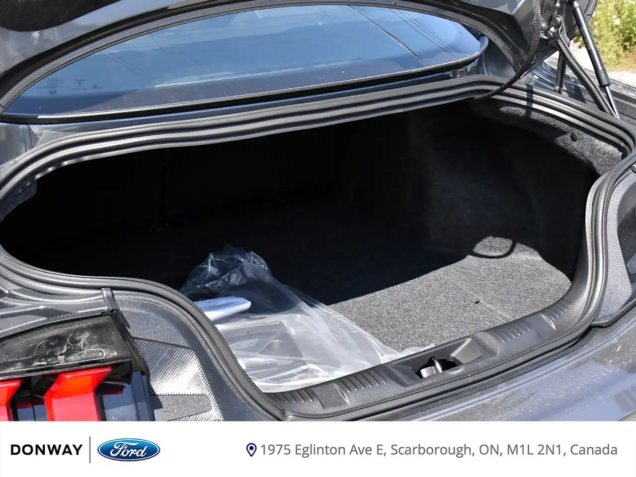 Ford Mustang - Image 11