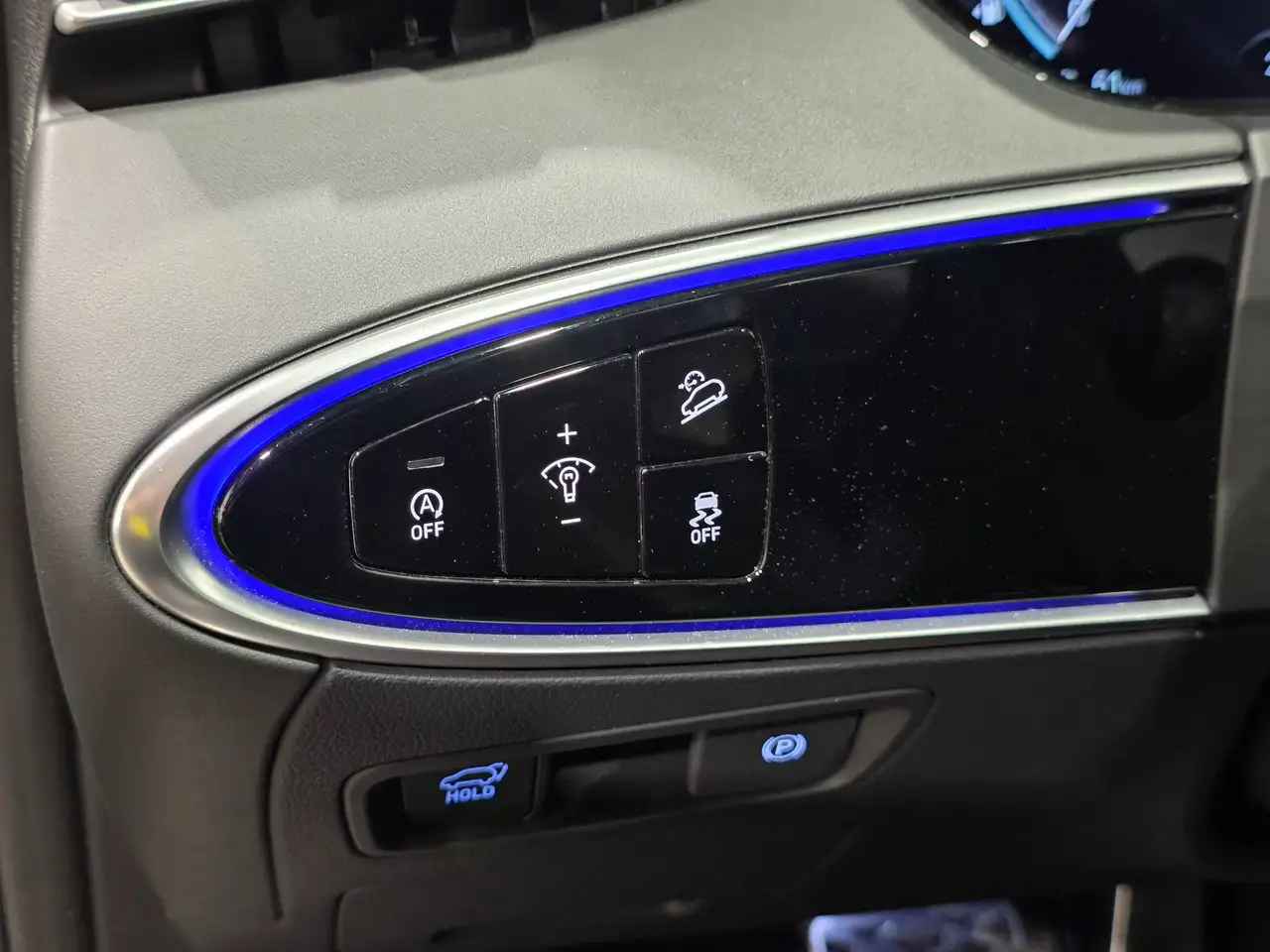 Genesis GV70 - Image 18