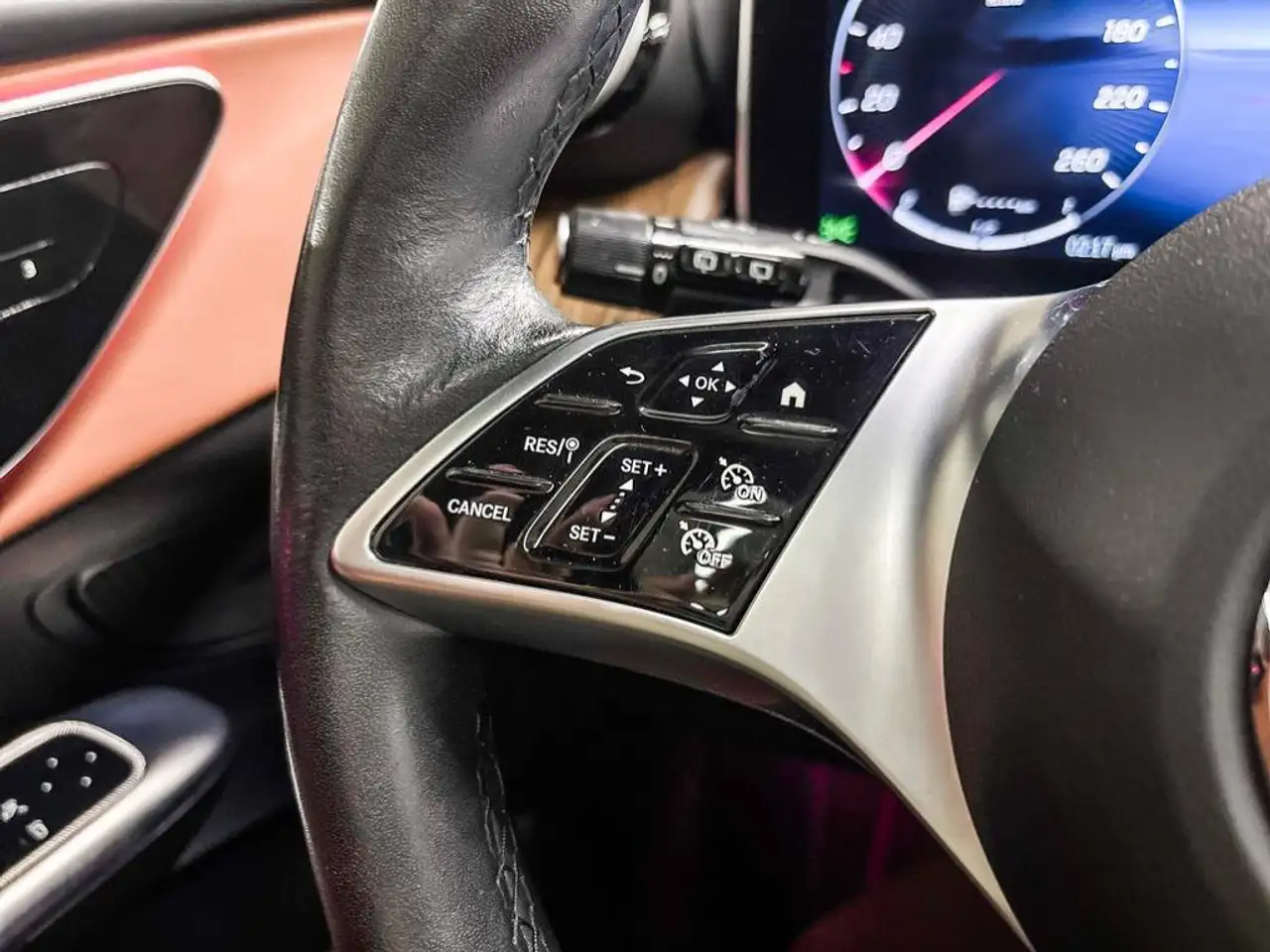 Mercedes-Benz GLC - Image 21