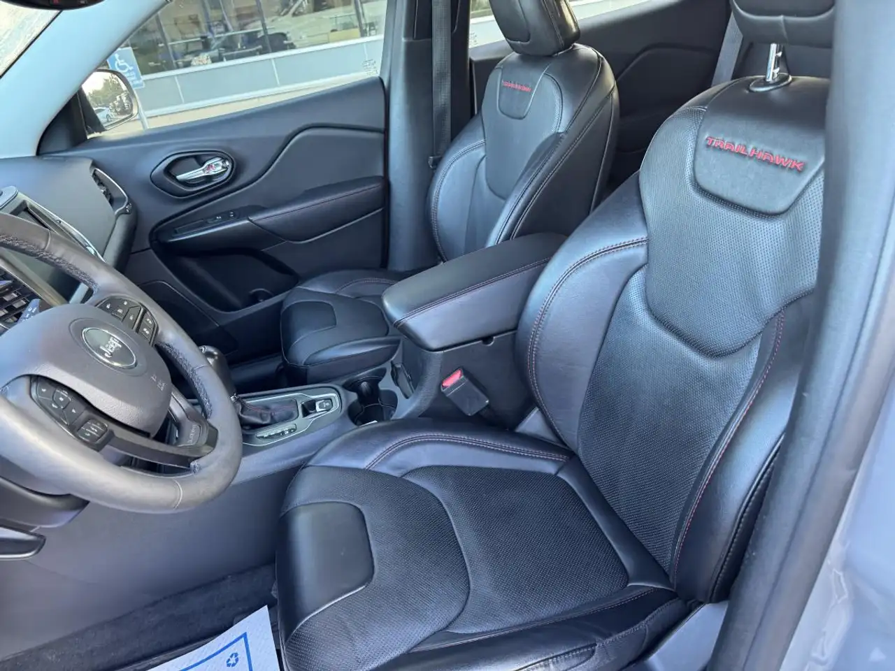 Jeep Cherokee - Image 10