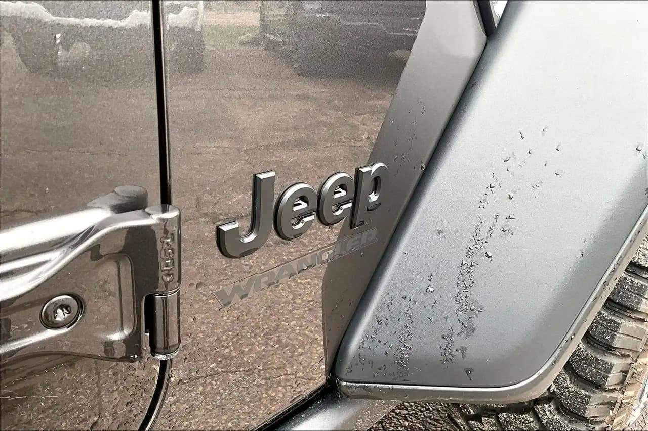 Jeep Wrangler - Image 8