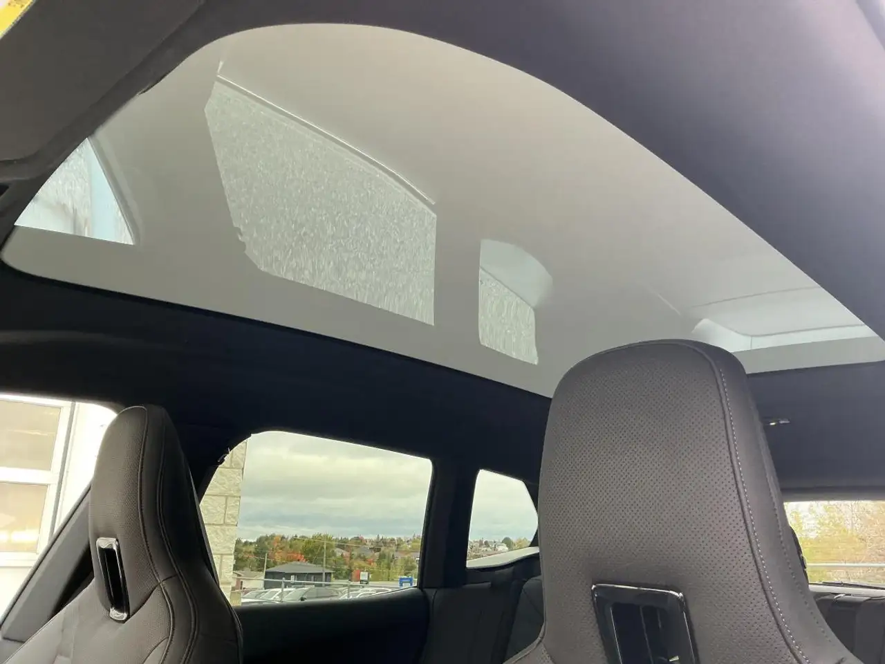 BMW iX - Image 9