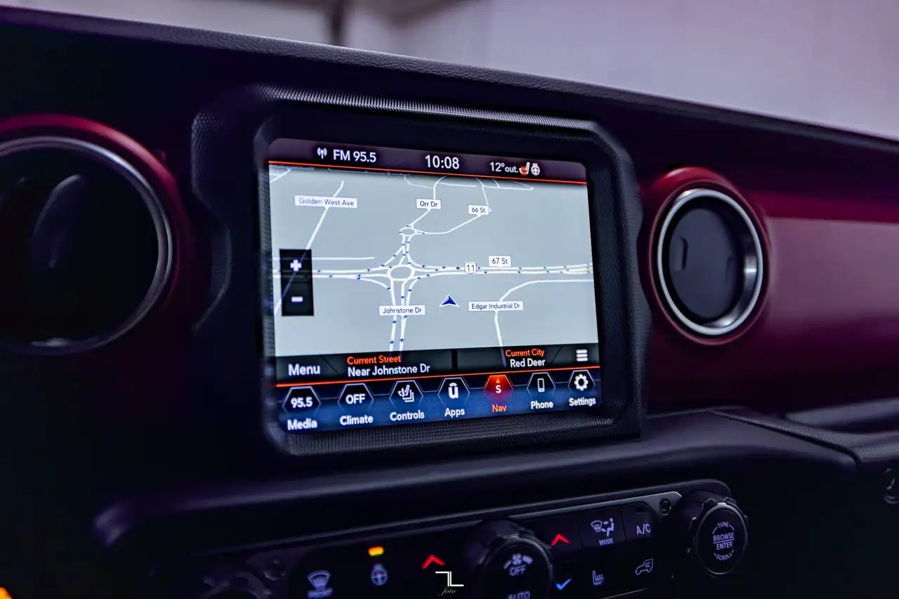 Jeep Wrangler - Image 16
