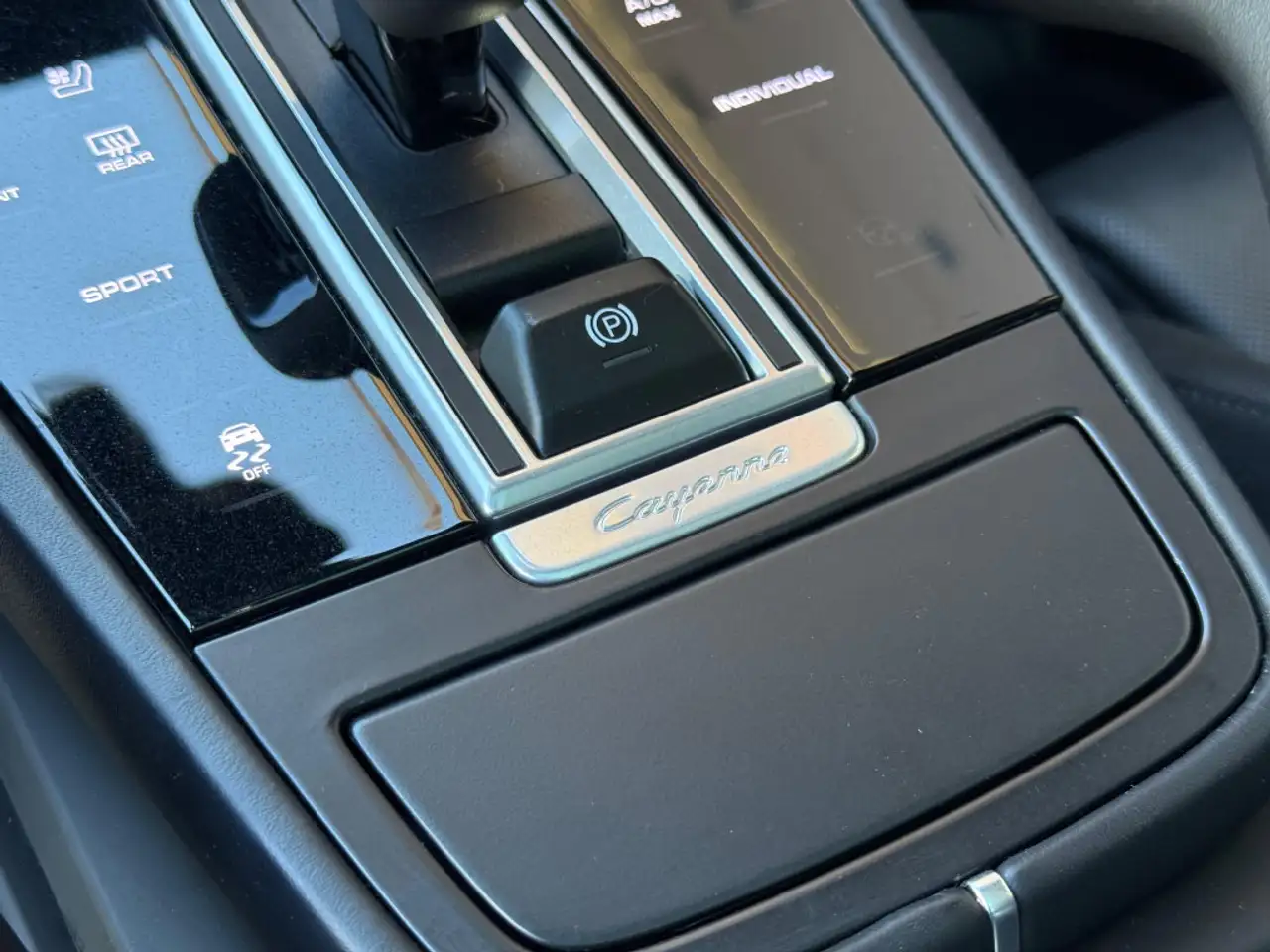 Porsche Cayenne - Image 22