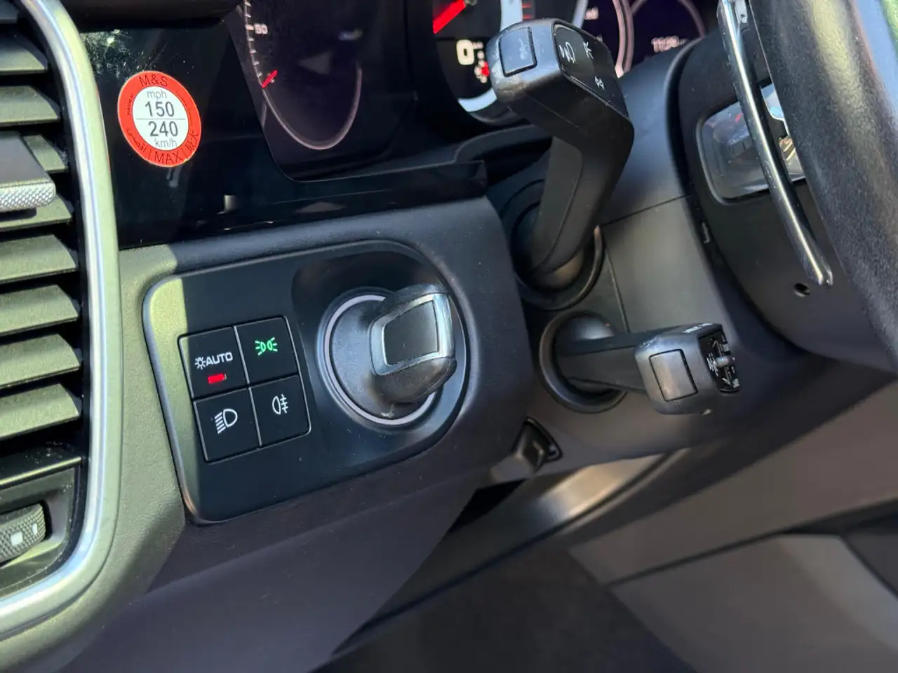 Porsche Cayenne - Image 24