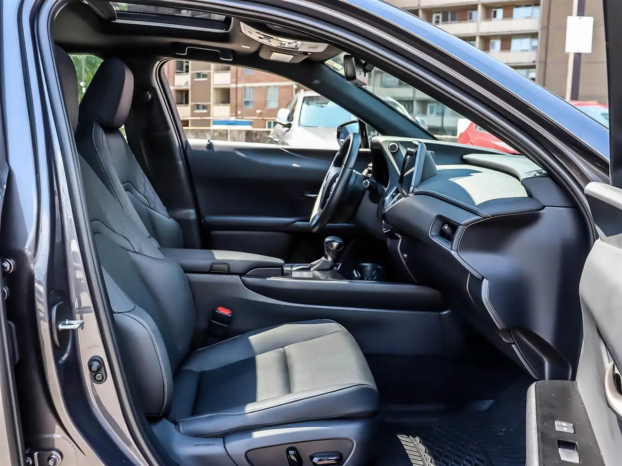 Lexus UX - Image 15
