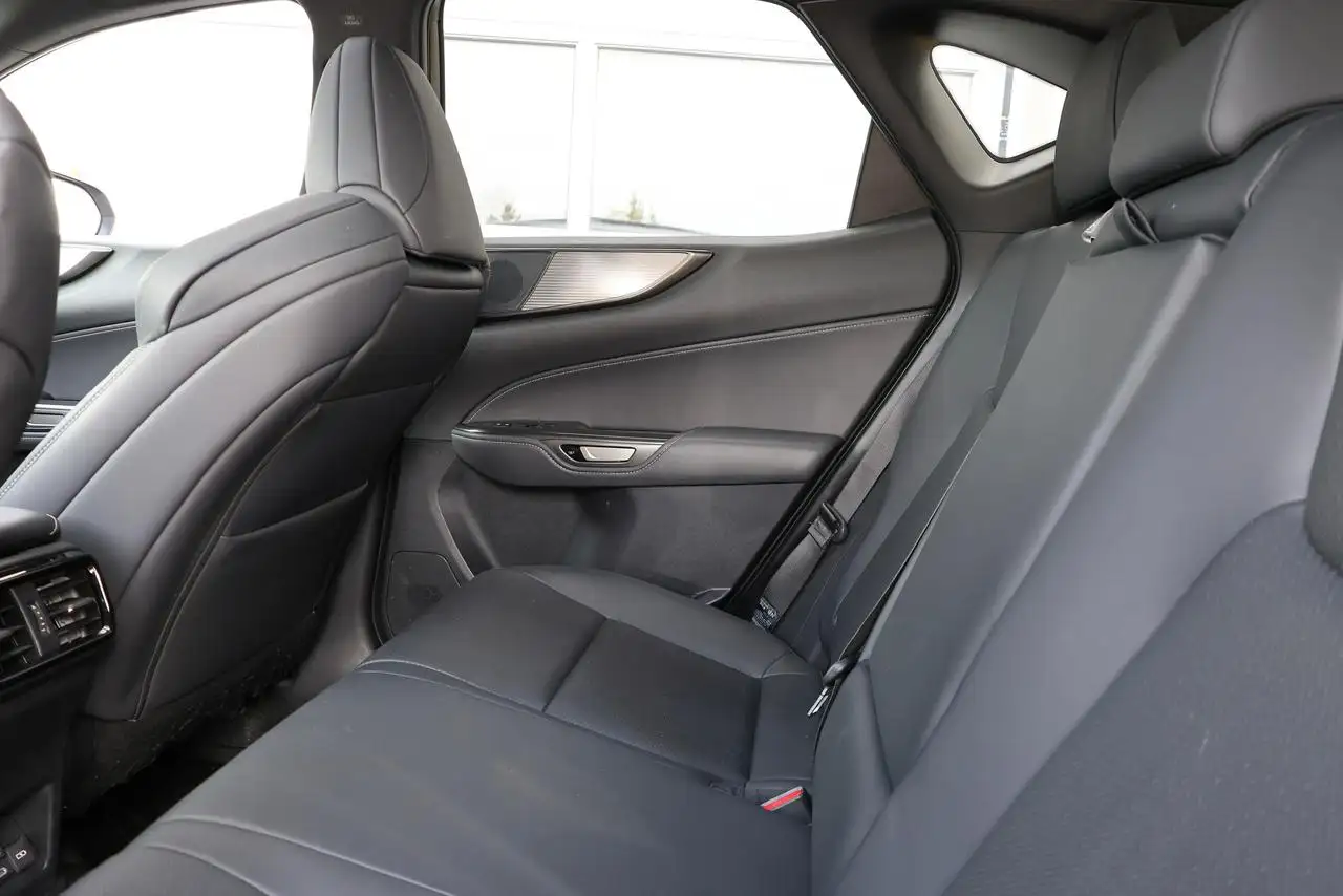 Lexus NX - Image 11