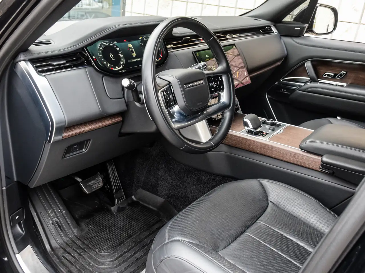 Land Rover Range Rover - Image 12