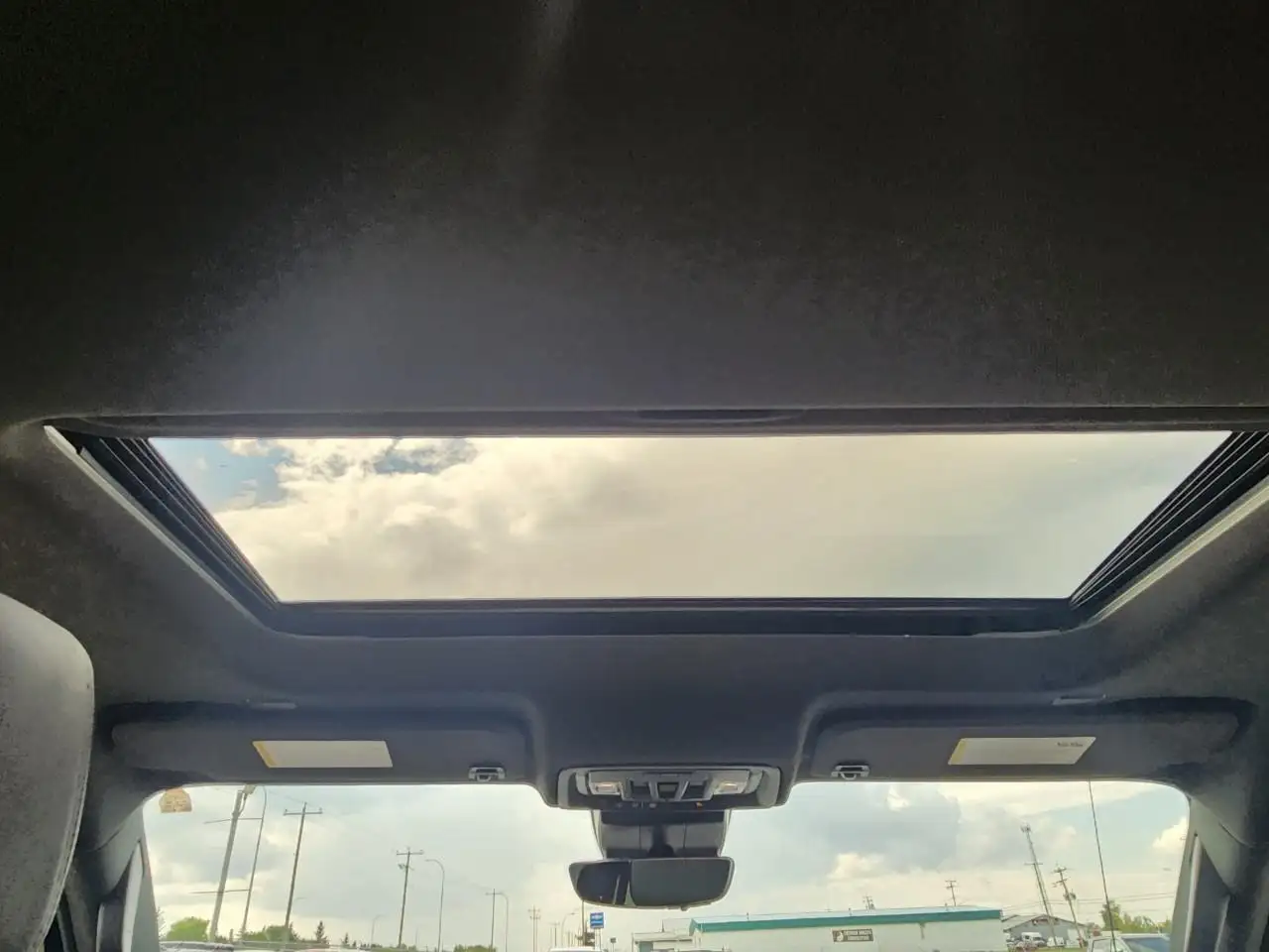 Chevrolet Silverado 1500 - Image 22