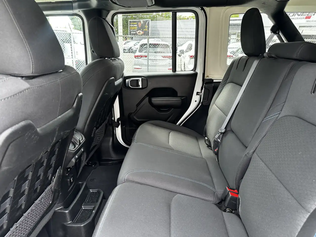 Jeep Wrangler - Image 17