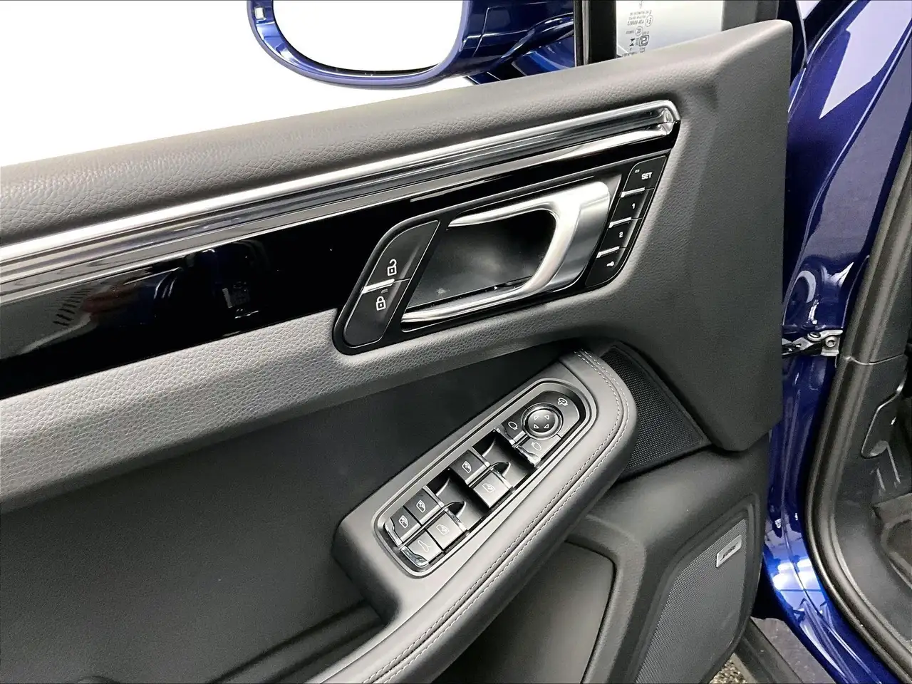 Porsche Macan - Image 18