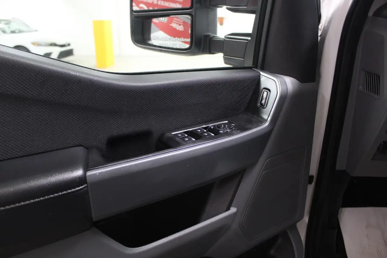 Ford F-150 - Image 9