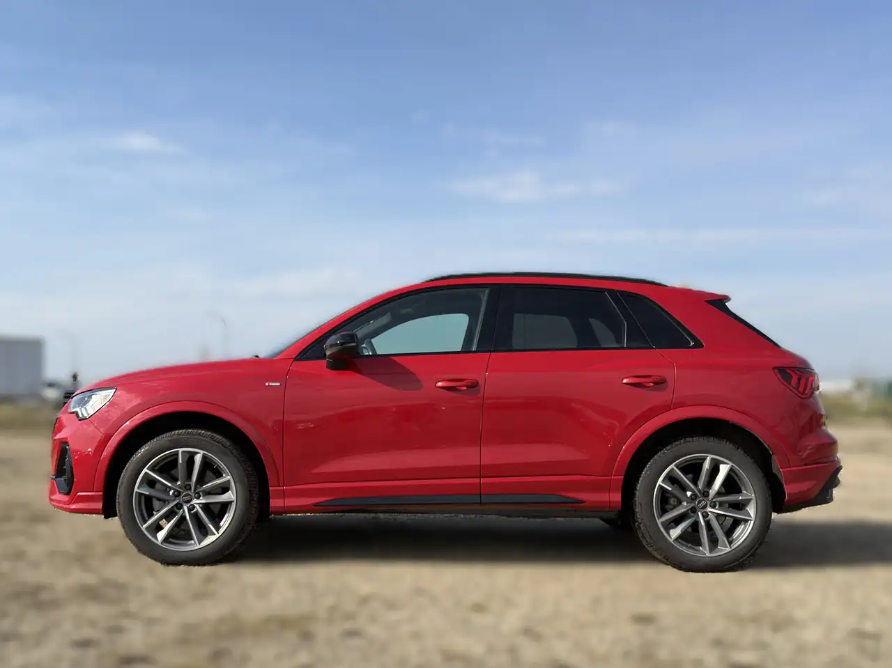 Audi Q3 - Image 3