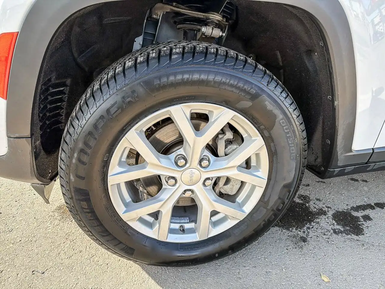 Jeep Grand Cherokee - Image 11