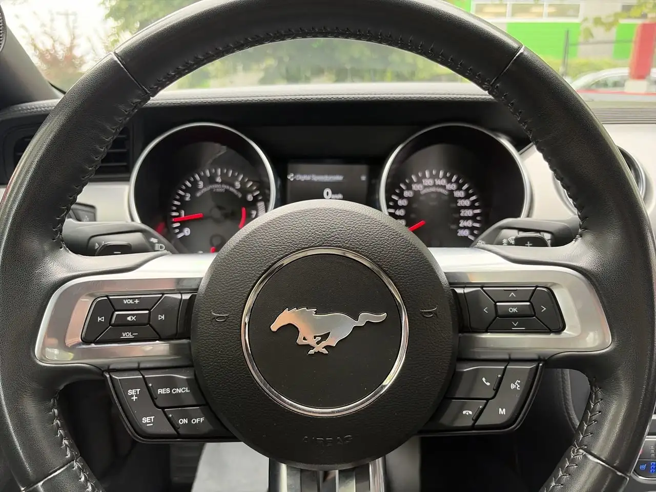 Ford Mustang - Image 22