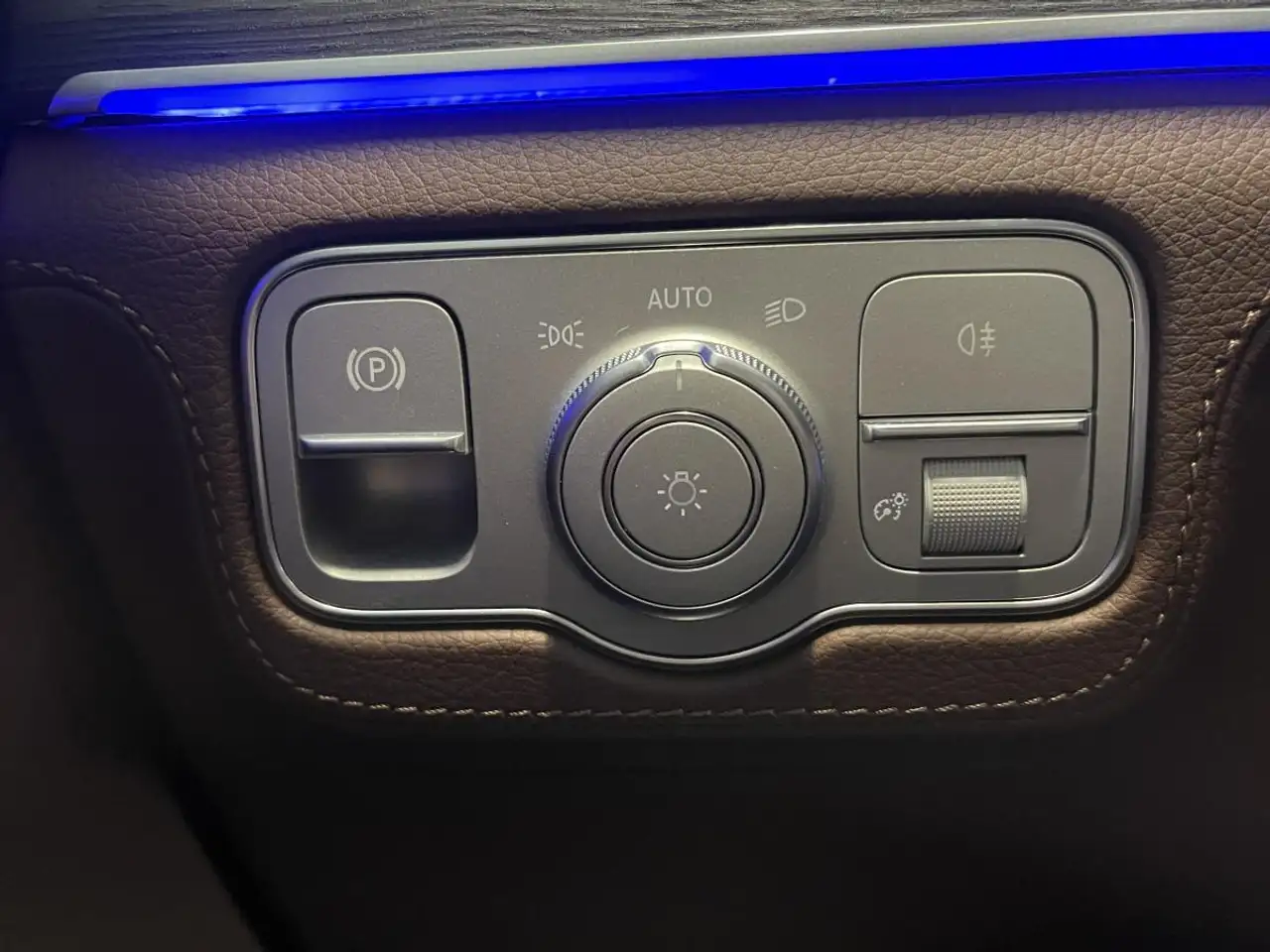 Mercedes-Benz GLE - Image 23