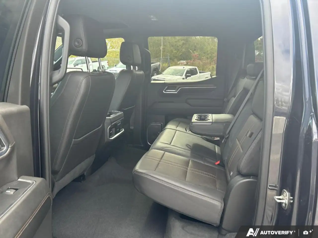 Chevrolet Silverado 1500 - Image 26