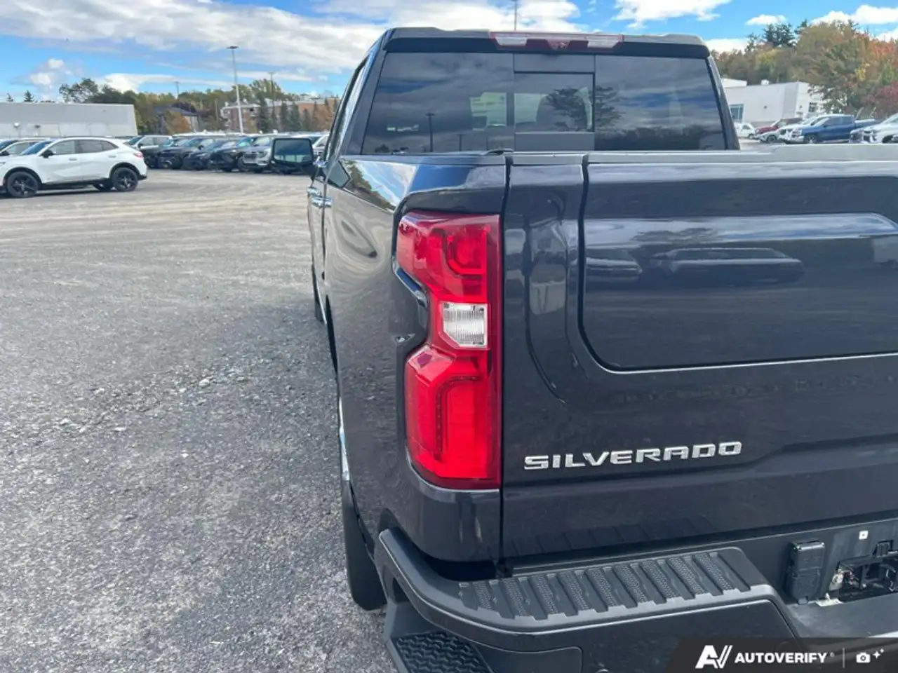 Chevrolet Silverado 1500 - Image 14