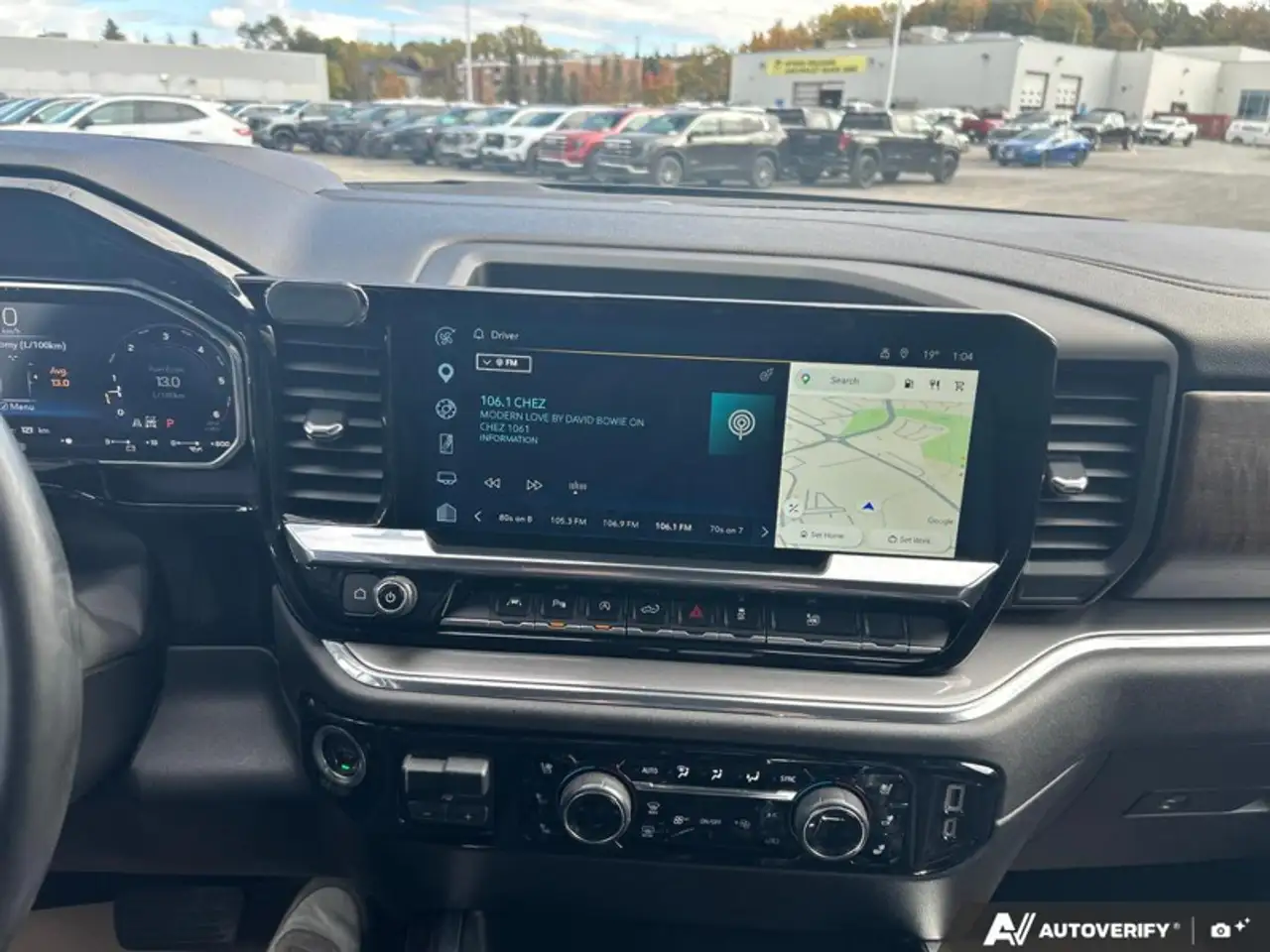 Chevrolet Silverado 1500 - Image 22