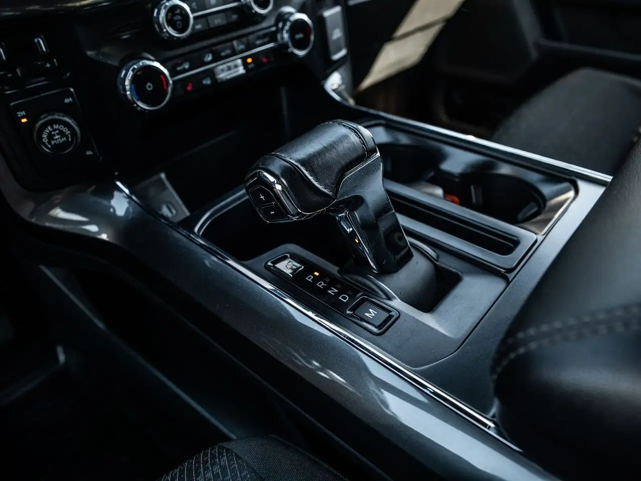 Ford F-150 - Image 32