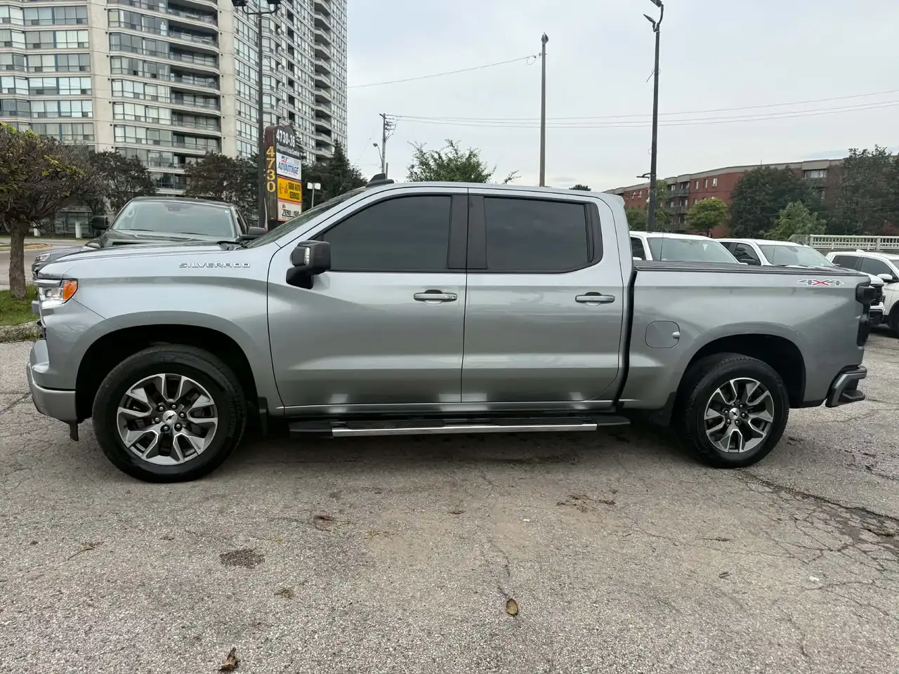 Chevrolet Silverado 1500 - Image 4
