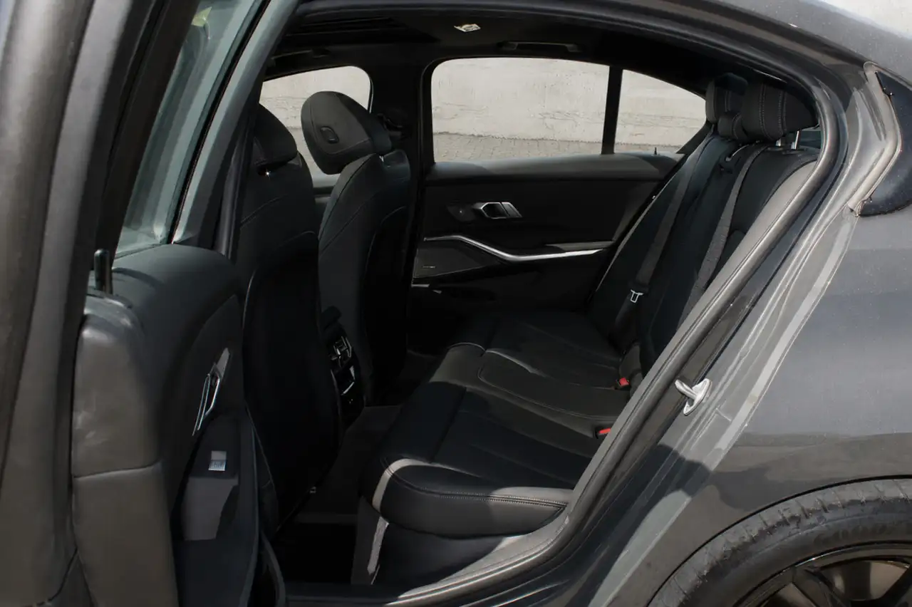 BMW 3 Series - Image 19