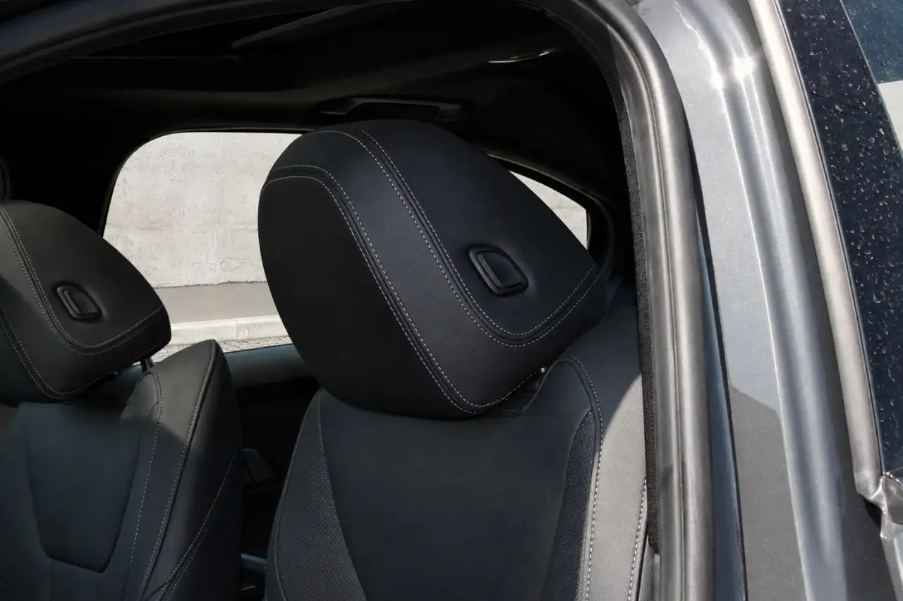 BMW 3 Series - Image 18