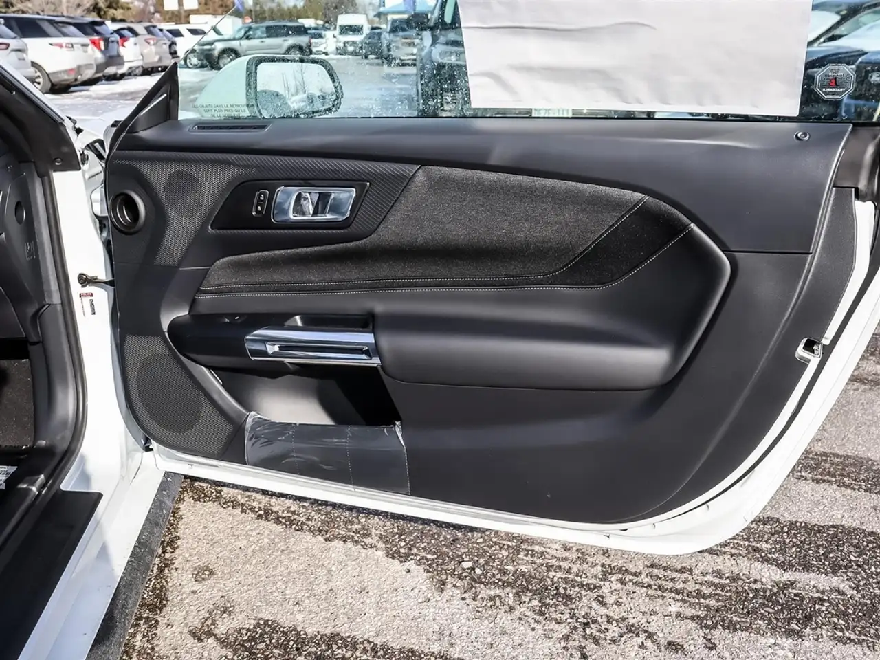 Ford Mustang - Image 15