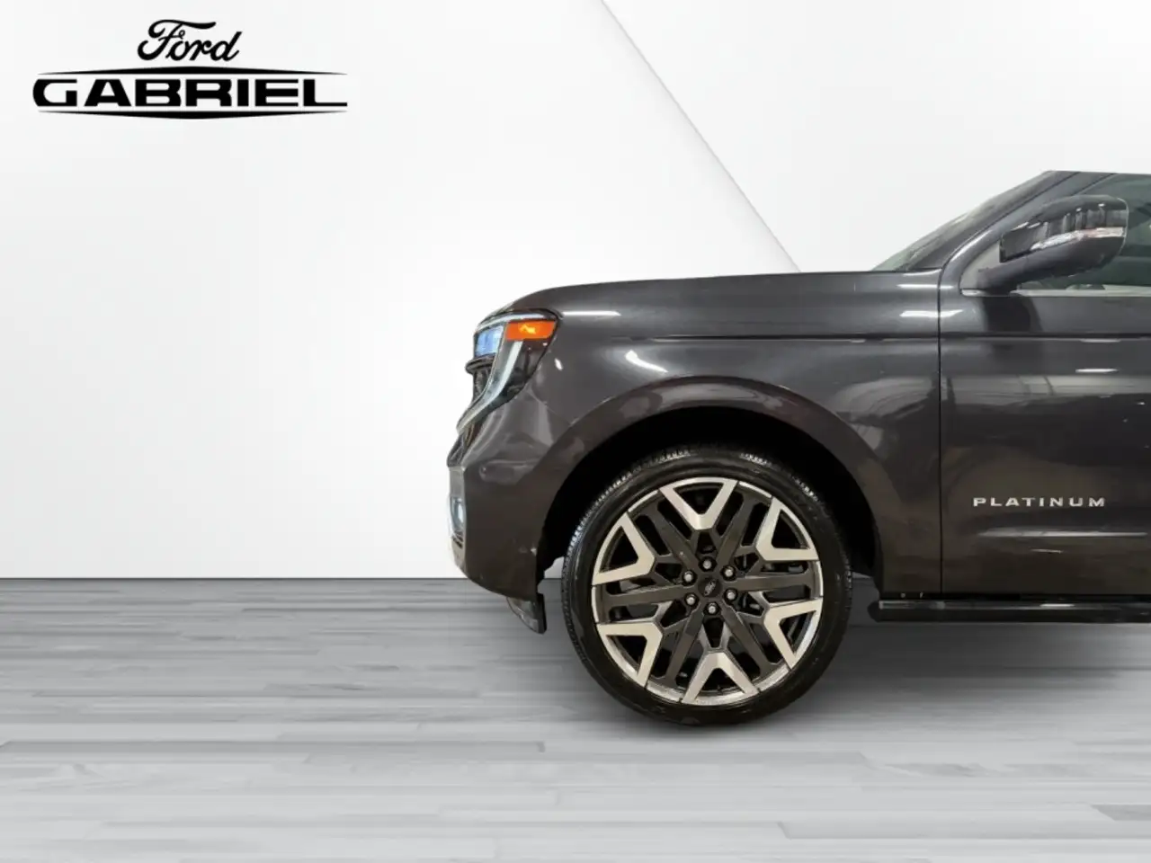 Ford Expedition - Image 8