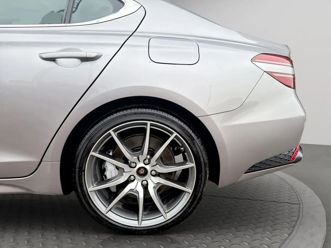 Genesis G70 - Image 9